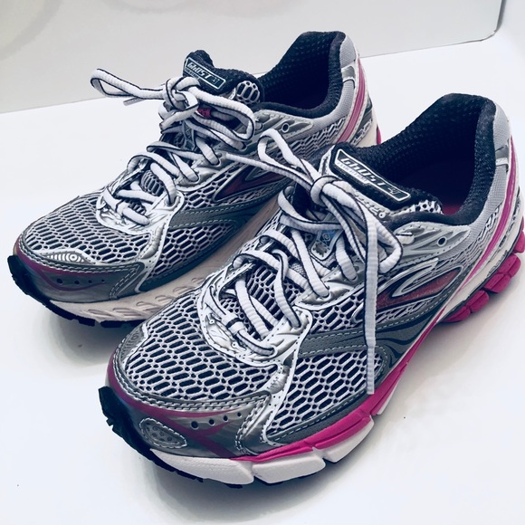 brooks adrenaline trail shoes women's